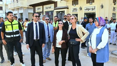 محافظ البحيرة وسميرة الإتحاد الاوروبي تتفقدان مدينة رشيد