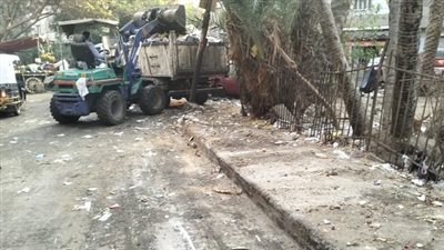 «الأرصفة للمواطنين».. رئيس حي حدائق القبة يقود حملة للإشغالات والنظافة ويتابع الشكاوى ميدانيًا
