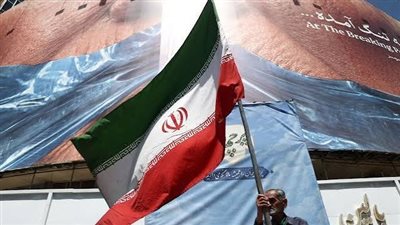 خبير علاقات دولية: إيران تتحمل مسؤولية التصعيد.. والصراع مع واشنطن يتجاوز حدود المنطقة