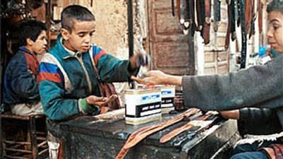 قانون العمل يحمي الأطفال من الاستغلال.. ضوابط صارمة لساعات التشغيل والتدريب