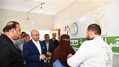 محافظ الفيوم يتفقد أعمال القافلة الطبية المجانية بقرية فانوس