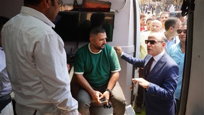 محافظ الغربية يتفقد سيارة المركز التكنولوجي المتنقل بكفر الزيات
