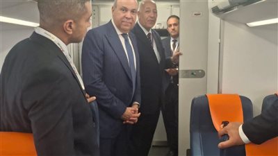 وزير الطيران المدني يتفقد أحدث طائرات «إيركايرو» ويشيد بالنمو المتسارع لأسطول الشركة