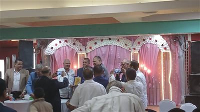 صاحب فكرة إدارة الموهوبين.. نقابة معلمي الفيوم تكرّم عماد بليدي لبلوغه سن التقاعد