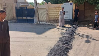 قبل بدء الدراسة.. إنشاء 6 مطبات صناعية ورفع إشغالات بمدينة الزينية بالأقصر