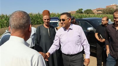 احتفالًا بعيد الفلاح.. محافظ القليوبية يتفقد نماذج زراعية وإنتاجية بميت كنانة 