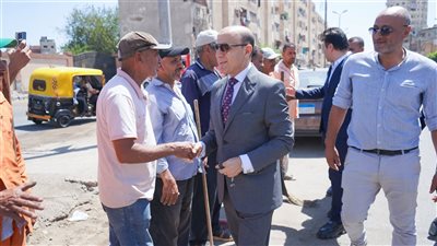 محافظ الغربية لعمال النظافة: حريص عليكم وعلى تعبكم