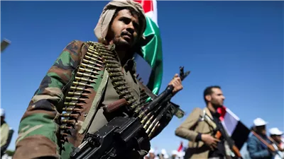 خبير: السيطرة على المخا وميون تمنح الحوثيين منظومة ضغط متكاملة على الملاحة