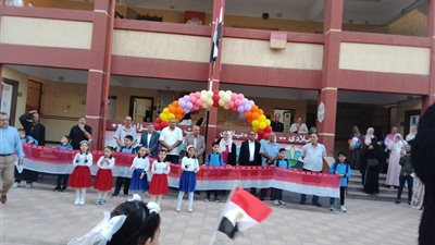 بالبالونات والأعلام.. مدارس البحيرة تستقبل طلابها في أول أيام الدراسة 