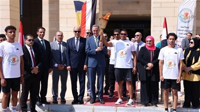 شعلة أسبوع شباب الجامعات الرابع عشر تصل إلى مقر وزارة التعليم العالي