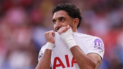 عمر مرموش أساسيًا مع توتنام أمام أستون فيلا في الدوري الإنجليزي