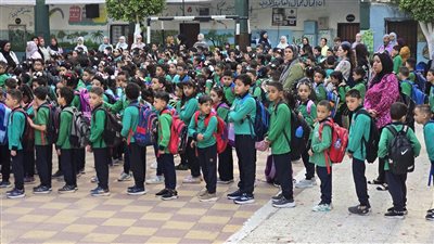 إقبال كثيف من الطلاب بمدارس الدقي مع بداية العام الدراسي (صور)