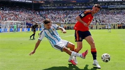 بعد أحداث نهائي المونديال.. نجم اسبانيا يفتح النار على لاعبي الأرجنتين 