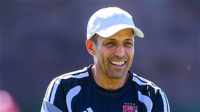 إعلامي يكشف موقف الأهلي من رحيل الحسين عموتة