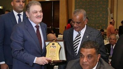 تكريم رئيس الوفد ورئيسي النواب والوزراء الأسبقين والمحافظين وقضاة ورموز مصرية وعربية (صور)