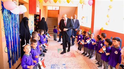 وزير التربية والتعليم يوجه بتدريس المناهج الدراسية بصورة تفاعلية 