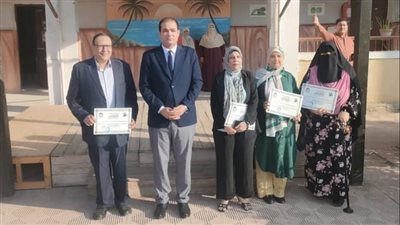  تكريم مدرسة الفيوم الثانوية للبنات لفوزها بالمركز الأول بمسابقة «أجمل حديقة مدرسية»