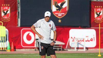 الأهلي يحسم موقف الحسين عموتة.. حقيقة رحيله وعرض الشباب السعودي