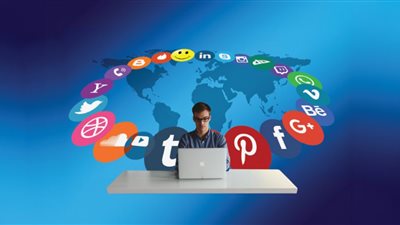 مواقع التواصل.. الإفتاء تحذر من 7 آفات وتكشف الطريقة الشرعية للتعامل معها
