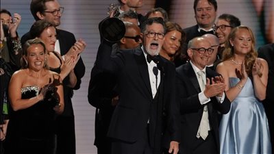 حفل إيمي 2026| ستيفن كولبير يتوج بجائزة أفضل برنامج منوعات
