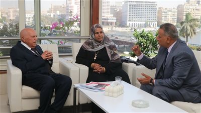 نقابة المعلمين تهدي رحلتا عمرة لمديري مدرستي القليوبية تقديرًا لموقفهما بعد واقعة المحافظ