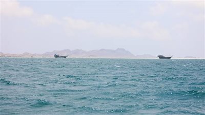 خبراء من الحرس الثوري يشرفون على حفر أنفاق ونشر رادارات قرب باب المندب