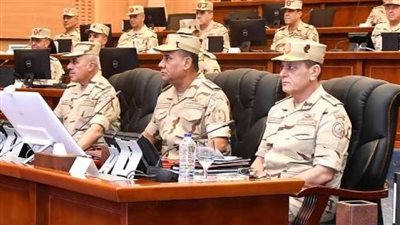 وزير الدفاع يشهد تنفيذ المرحلة الرئيسية لمشروع مراكز القيادة الاستراتيجي التعبوي بالجيش الثالث الميداني
