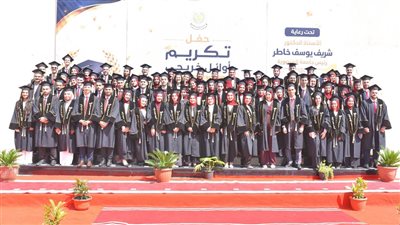 رئيس جامعة المنصورة لأوائل الخريجين :   اجعلوا أخلاقكم عنوانًا وطموحكم