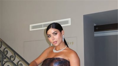 كارولين عزمي تتزين بالألماس الحر في أحدث إطلالتها