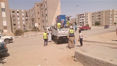 حملة مكبرة لرفع الإشغالات وفتح الممرات.. وتحرير 30 محضرًا بمولات الشروق
