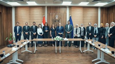 هيئة الدواء تبحث مع شركة عالمية توطين الصناعات الحيوية وتعزيز إتاحة العلاجات المبتكرة