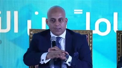 محمد ثروت: التطوير العقاري ما كان ليزدهر لولا عرق عمال ومهندسي المقاولات