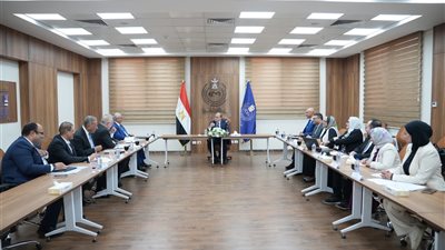 رئيس هيئة الدواء يبحث مع غرفة صناعة الدواء تعزيز الشراكة ودعم تنافسية الصناعة الوطنية