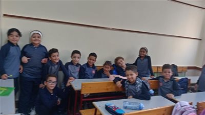 سدرة.. أول خطوة في المدرسة وسط قلوب احتضنتها