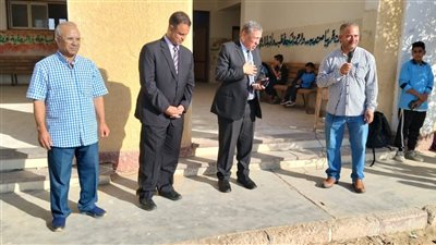 مدير تعليم البحيرة يتفقد مدارس وادي النطرون