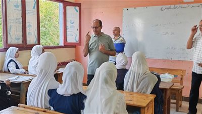 مدير تعليم فرشوط يتفقد المدرسة الزراعية 