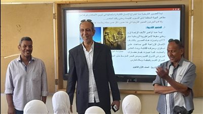 جولات مفاجئة ولجان لقياس مهارات القراءة والكتابة بتعليم نجع حمادي