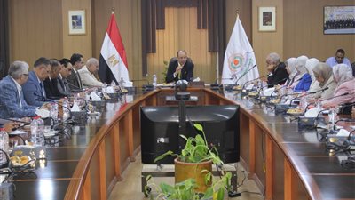  شؤون التعليم والطلاب بجامعة المنصورة يناقش الاستعدادات للعام الجامعي الجديد 