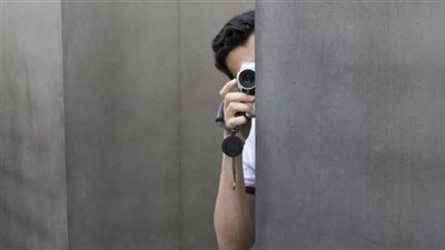  التصوير دون إذن.. متى يتحول التقاط صورة إلى انتهاك للخصوصية؟