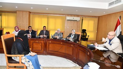 محافظ الفيوم يوجه بتوفير الرعاية الطبية لـ3 أطفال مصابين بضمور في المخ