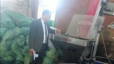 ضبط 30 ألف زجاجة مقلدة داخل مصنع بديرب نجم