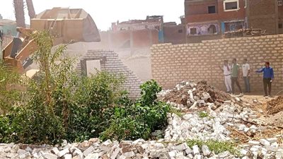 إزالة 55 تعديًا بمركزين في قنا