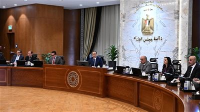 رئيس الوزراء يناقش مستجدات إعداد برنامج التحول الاقتصادي الوطني        