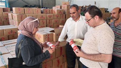 حملات تموينية بالجيزة تضبط أطنانًا من السلع مجهولة المصدر