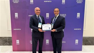 مطار القاهرة يتسلم شهادة اعتماد الجاهزية الصحية والسلامة العامة من ACI World