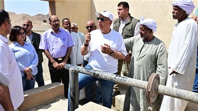 وزير الري يتابع منشآت الحماية من السيول بالبحر الأحمر ويوجه بالاستفادة من مياه الأمطار 