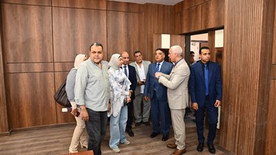 رئيس جامعة أسيوط يتفقد جاهزية كلية التربية للطفولة المبكرة لاستقبال العام الدراسي الجديد