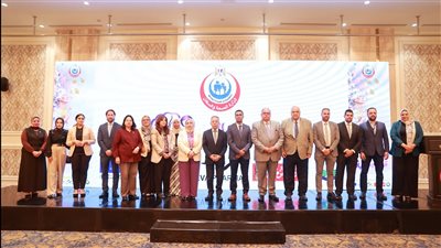 «الصحة» تحتفل باليوم العالمي لألزهايمر وتعلن تقديم 15 ألف خدمة طبية بعيادات طب نفس المسنين