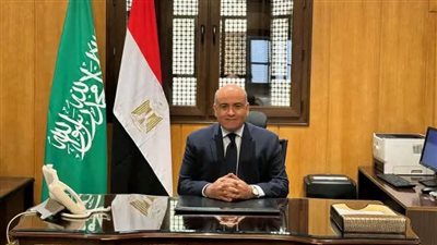 السفير حاتم عبد القادر يوجه رسالة للمصريين بالسعودية: سفارتكم مستمرة في تقديم كل الدعم