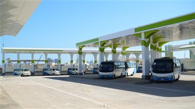 جهاز العلمين الجديدة يتابع التشغيل التجريبي لموقف العلمين للنقل الداخلي